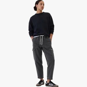 EUC GAP Mid Rise Easy Cargo Pull-On Jeans (Black Wash)